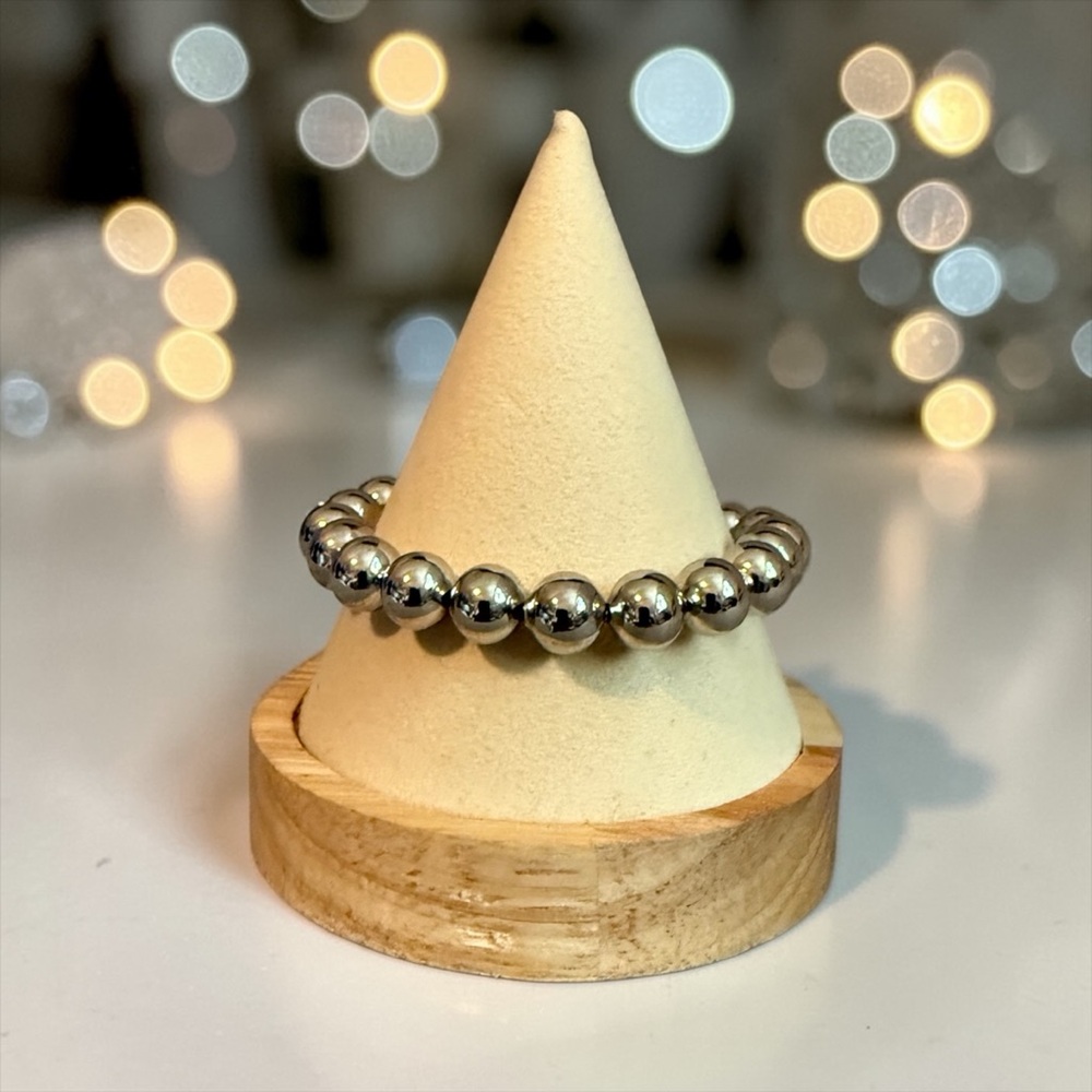 🩶Silver Tone 10mm Beaded Adjustable Bracelet/NWOT🩶
